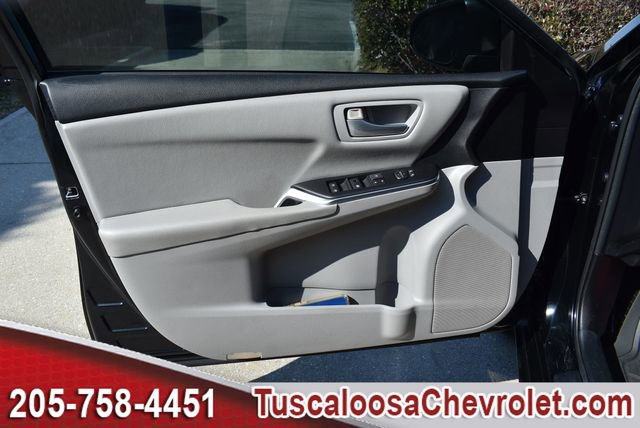 Used 2016 Toyota Camry SE image 16