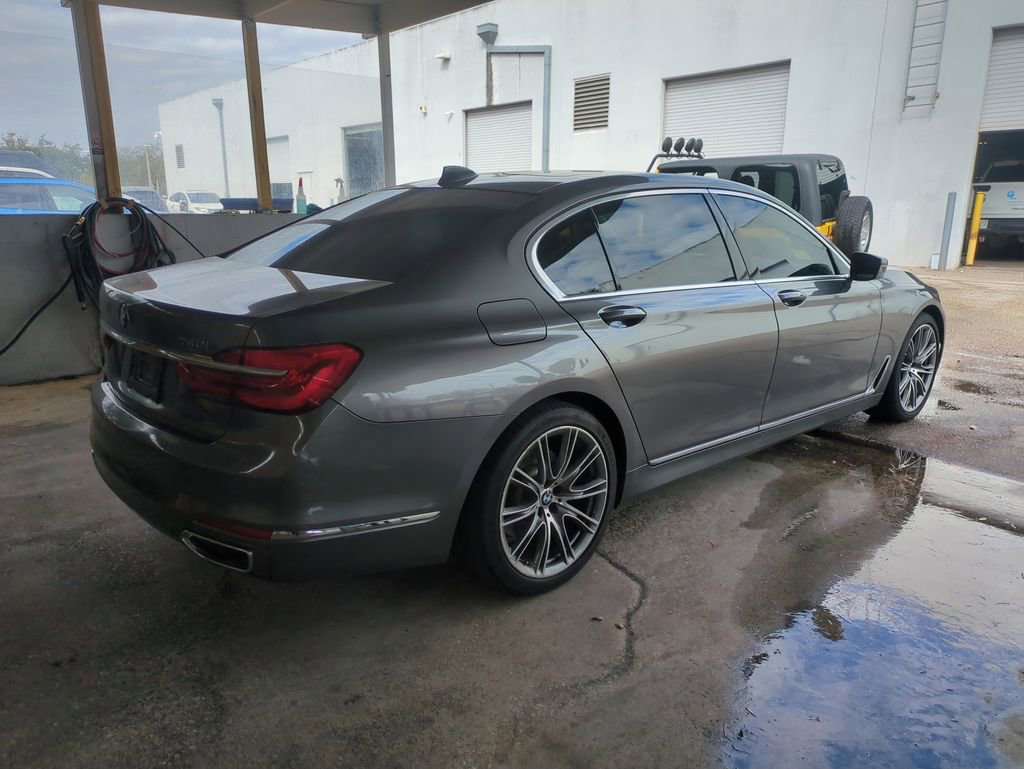 Used 2018 BMW 740i image 6