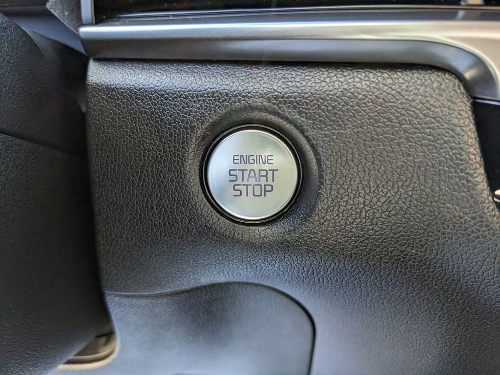 Certified 2025 Kia Sorento LX FWD image 27