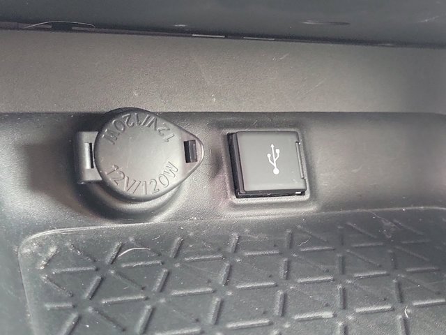 Used 2021 Toyota RAV4 XLE Premium image 28