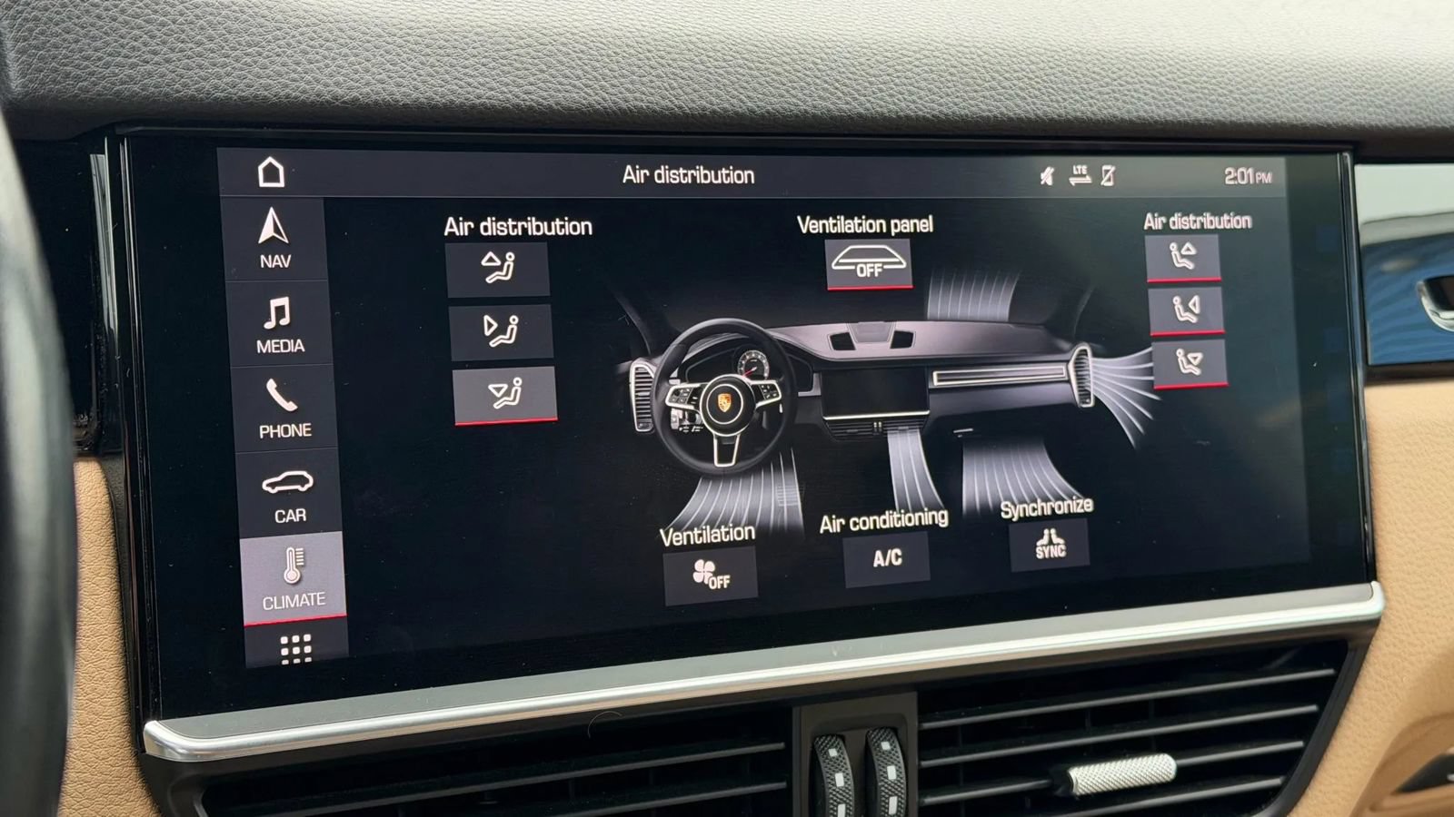 Used 2019 Porsche Cayenne S w/ Premium Plus Package AWD/4WD image 40
