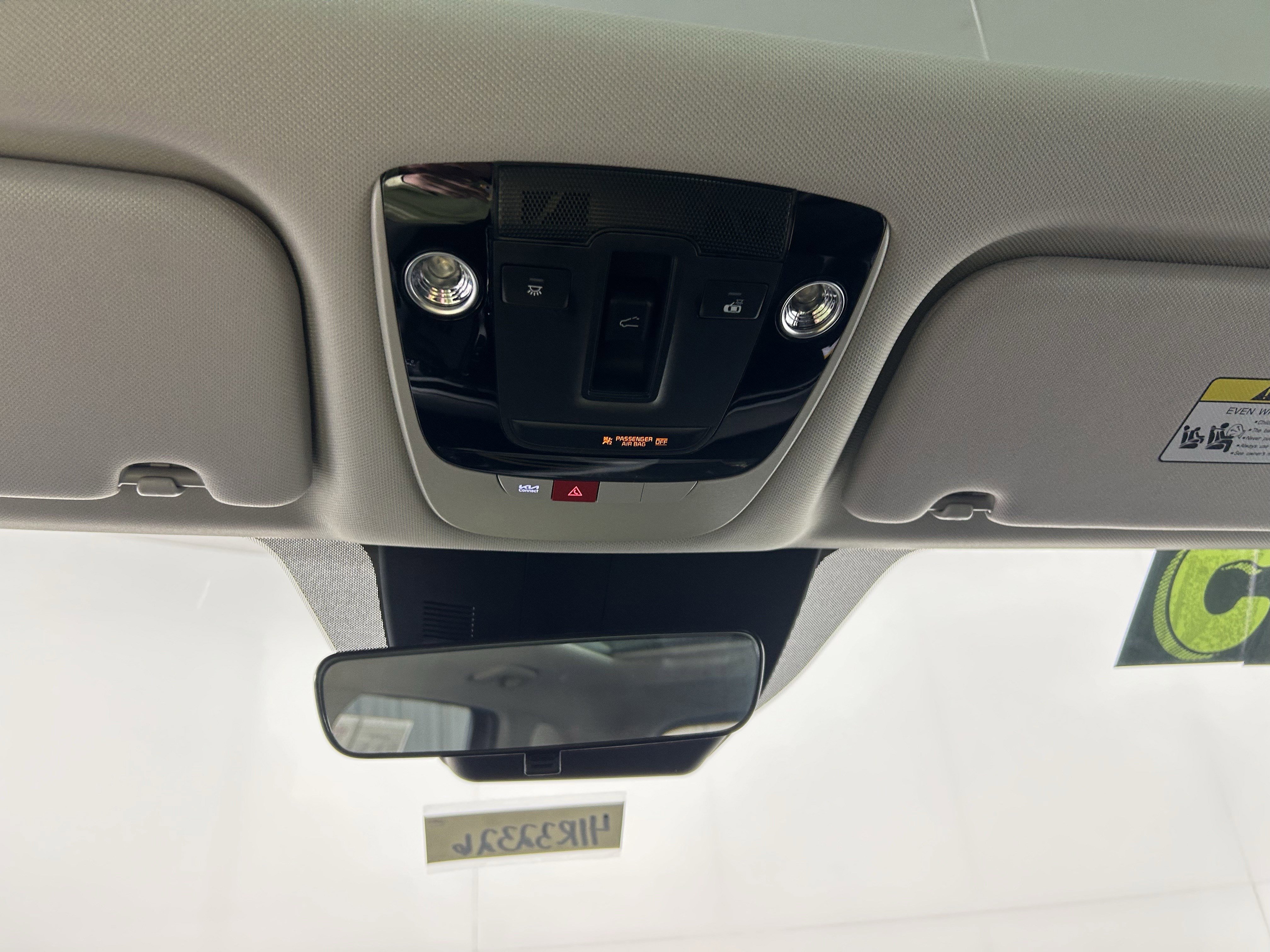 Used 2025 Kia Sorento S w/ Panoramic Sunroof Package image 32