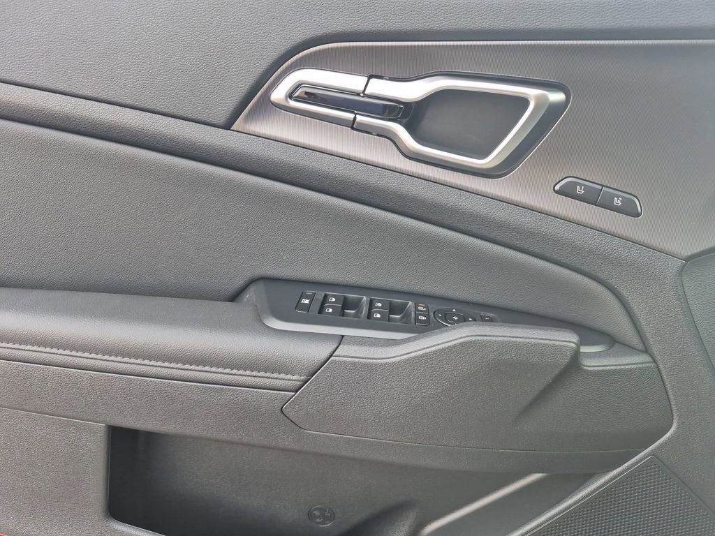 New 2026 Kia Sportage SX image 6