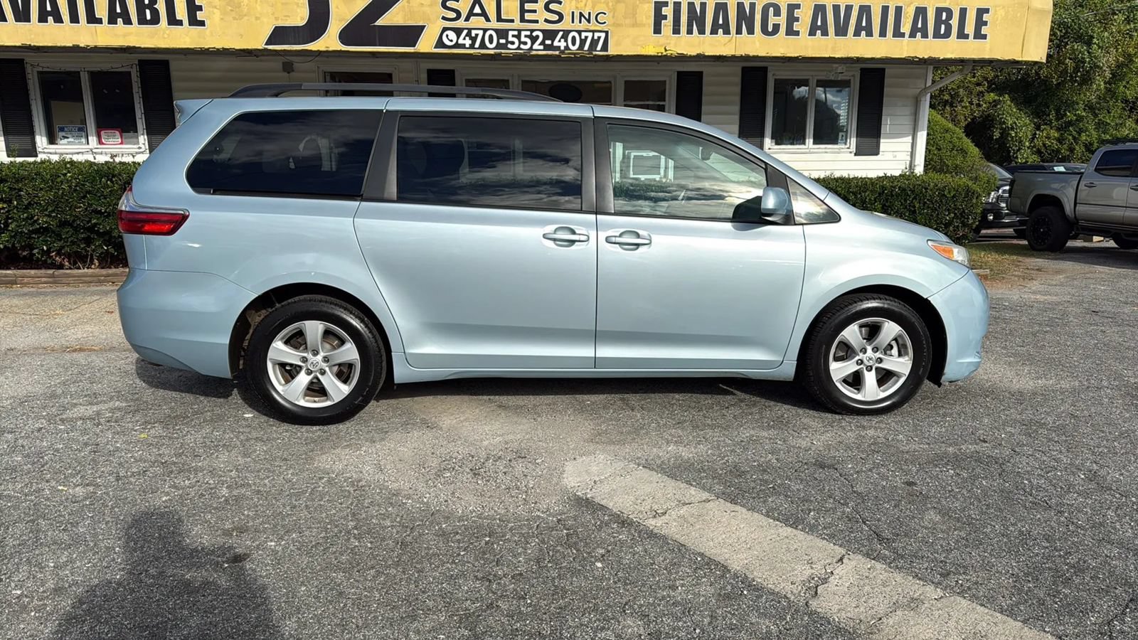 Used 2015 Toyota Sienna LE FWD image 6