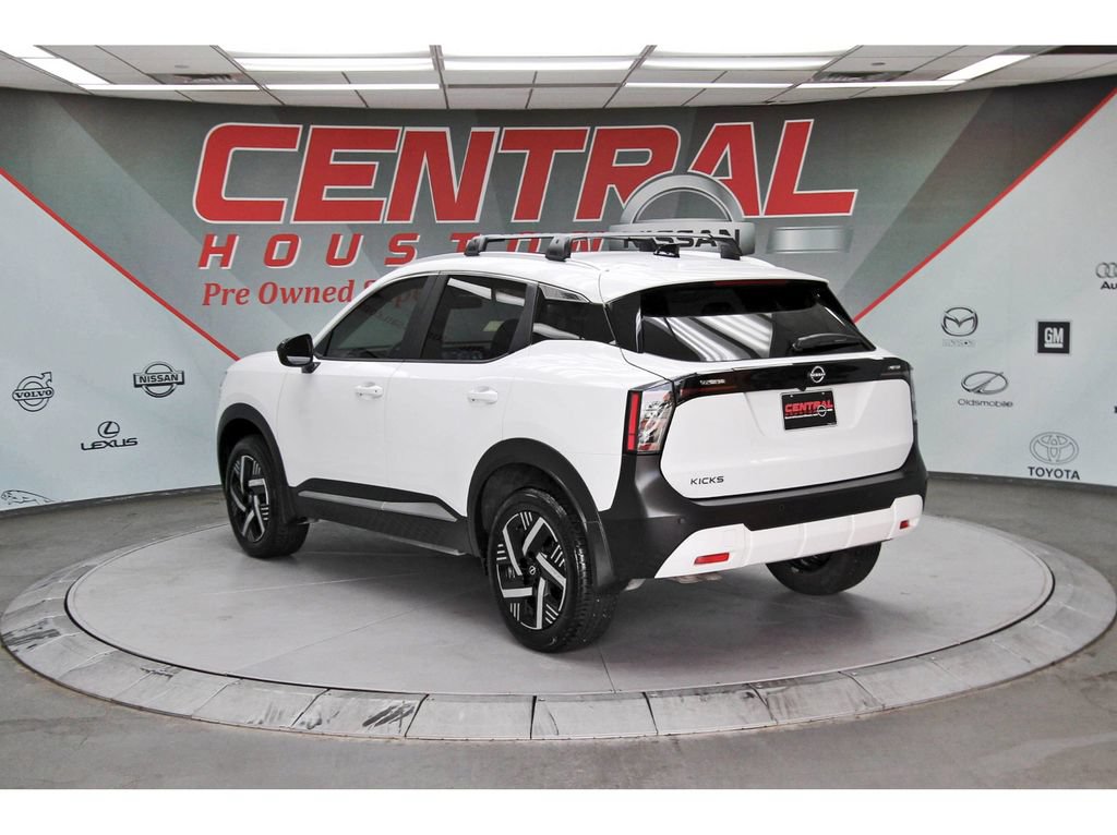Used 2026 Nissan Kicks SV w/ SV Premium Package FWD image 3