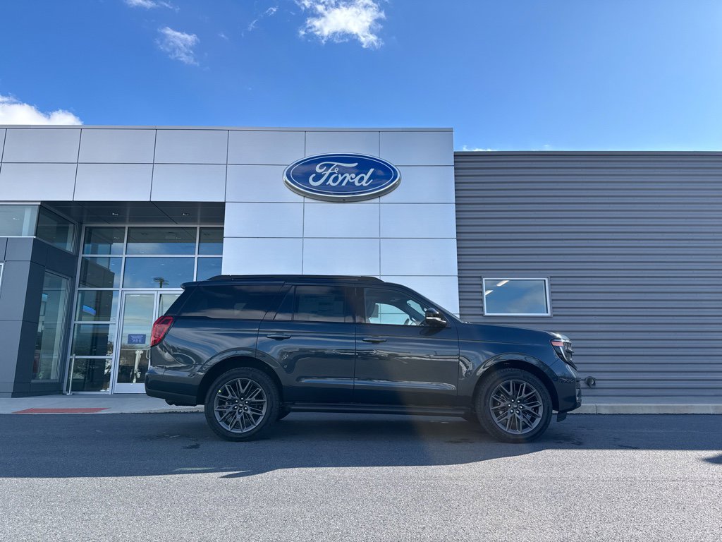 New 2026 Ford Expedition Platinum w/ Stealth Appearance Package AWD/4WD image 12