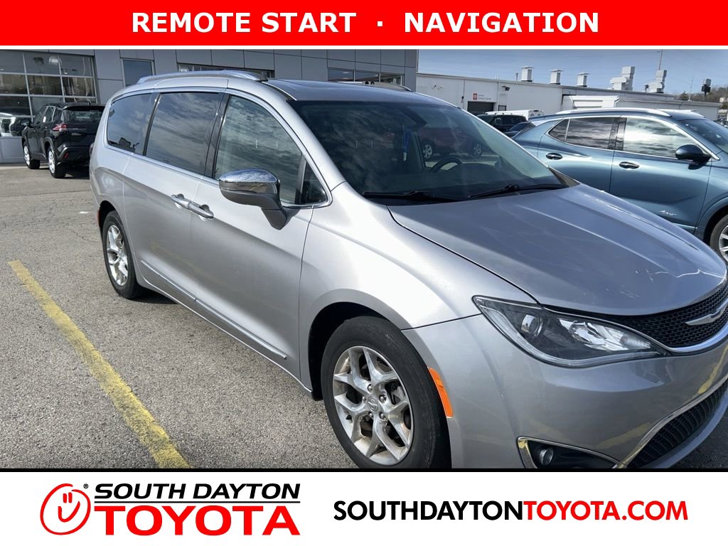 Used 2018 Chrysler Pacifica Limited image 1