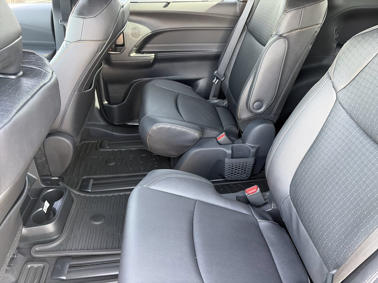 New 2026 Toyota Sienna XLE Woodland Edition AWD/4WD image 21