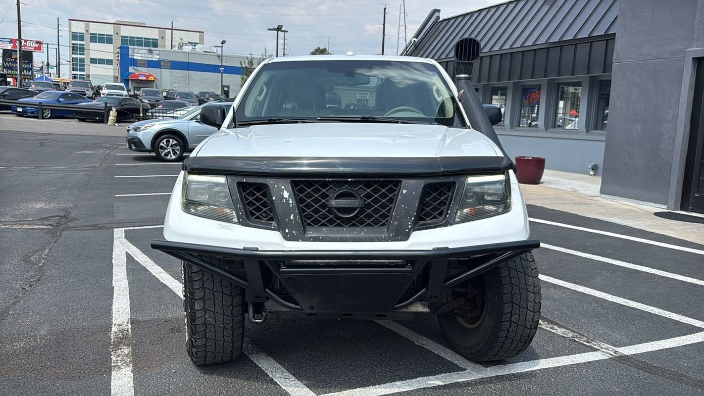 Used 2012 Nissan Frontier SV w/ SV Premium Utility Pkg AWD/4WD image 8