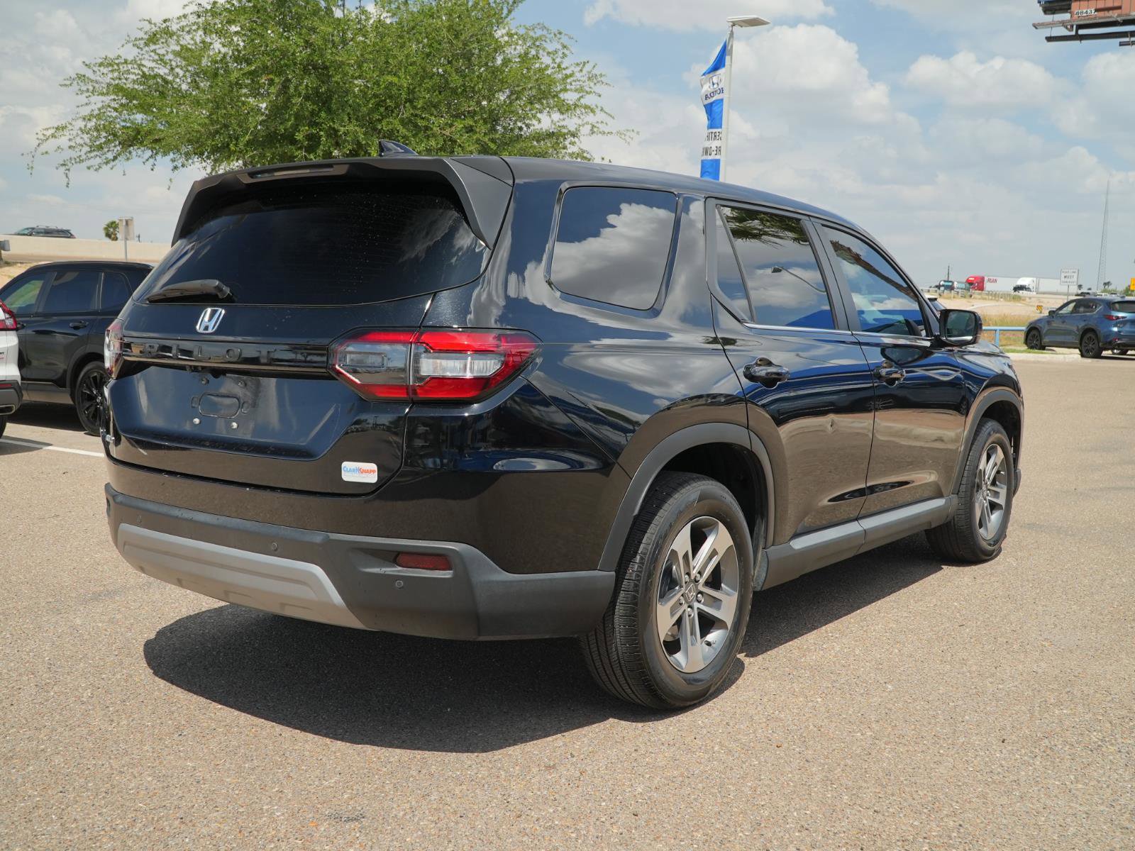 Used 2024 Honda Pilot EX-L image 5