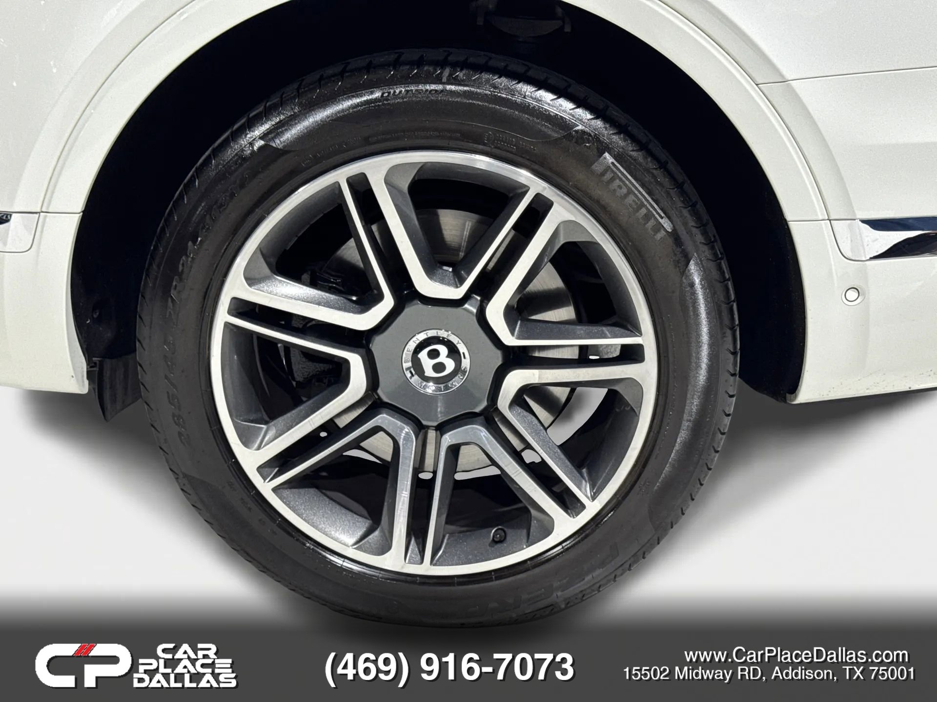 Used 2018 Bentley Bentayga AWD/4WD image 43