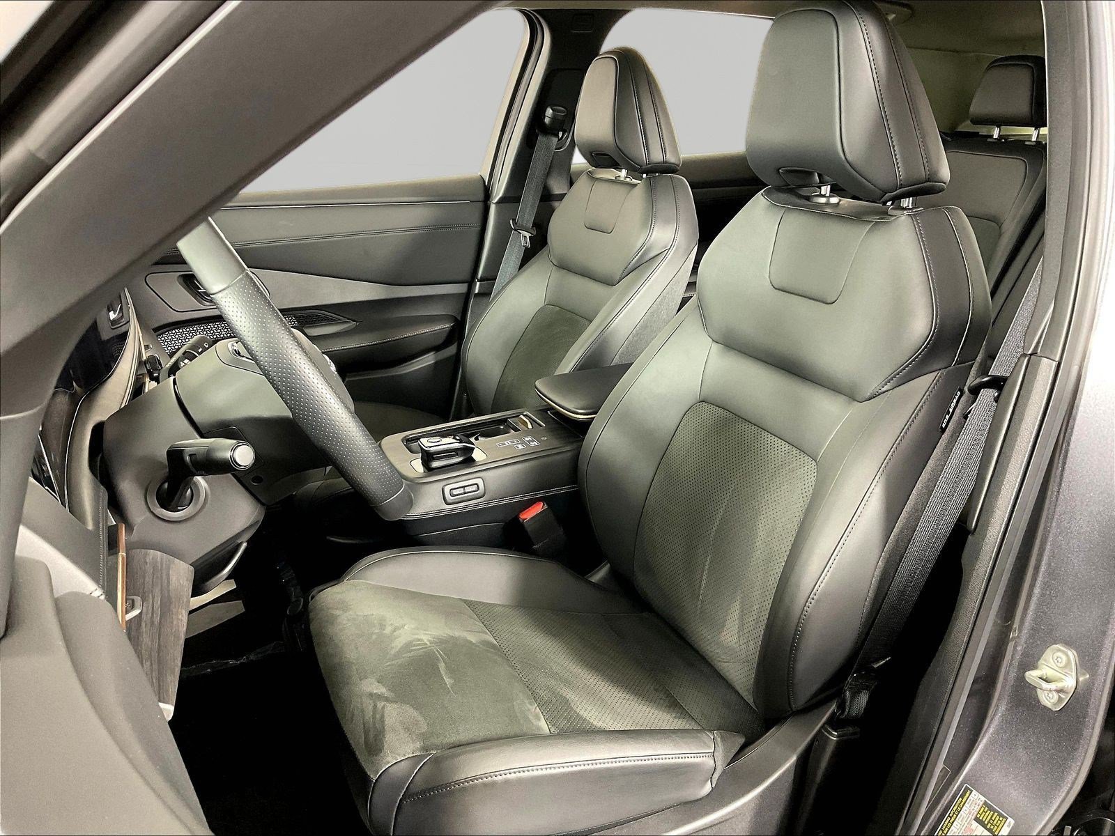 Certified 2023 Nissan Ariya AWD image 21