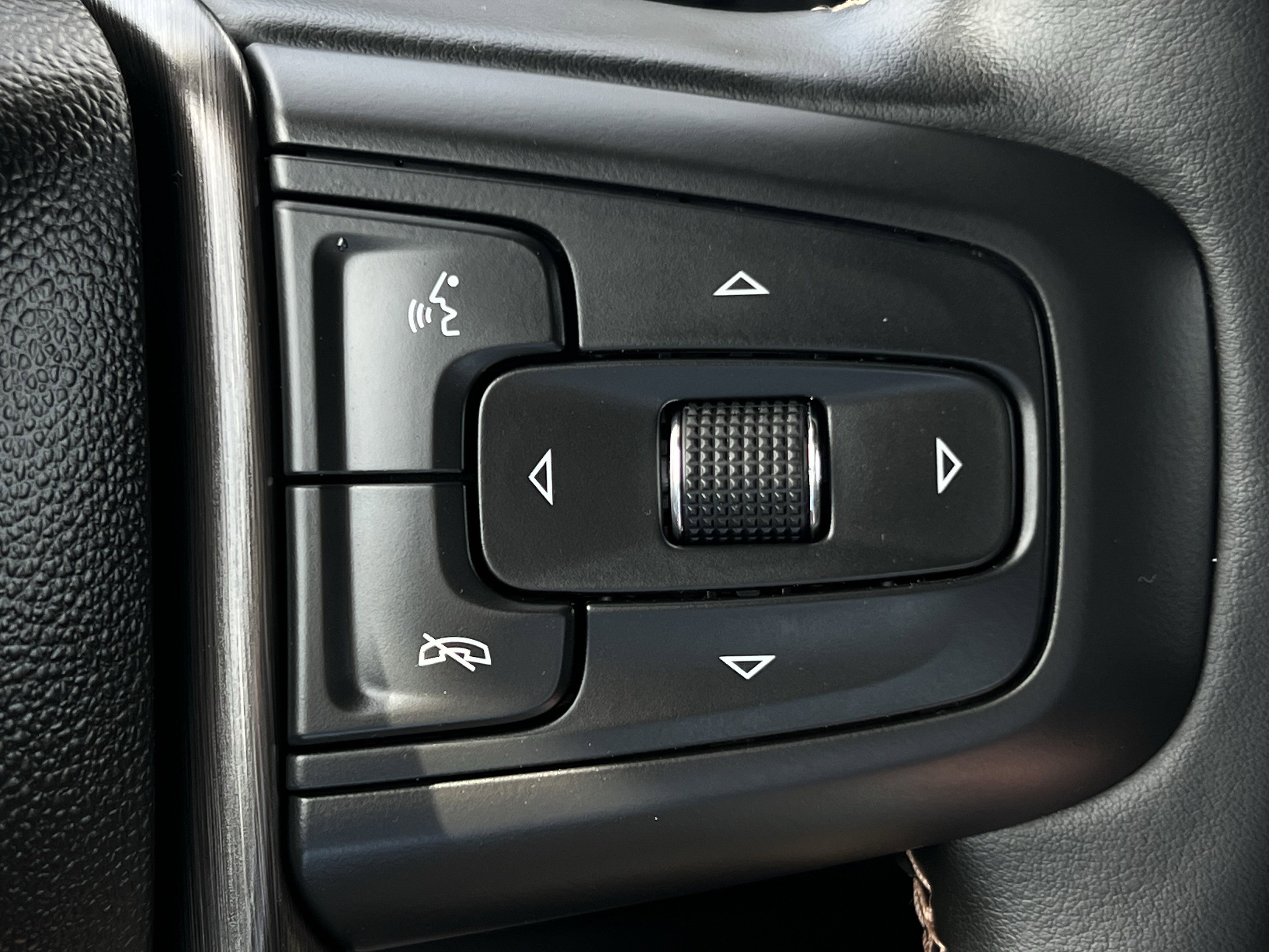 Used 2025 GMC Sierra 2500 AT4 image 13