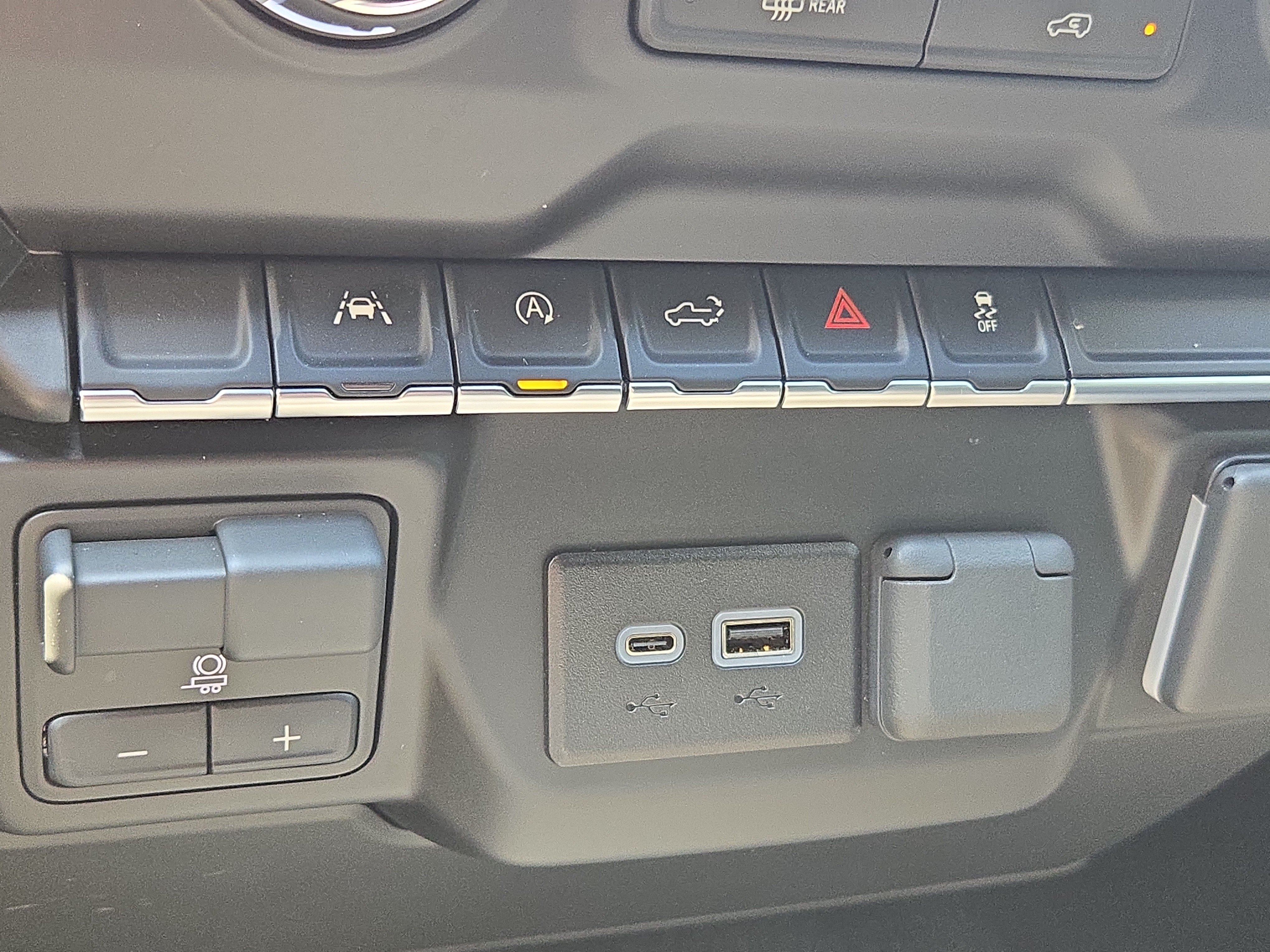 Certified 2026 Chevrolet Silverado 1500 Custom AWD/4WD image 26
