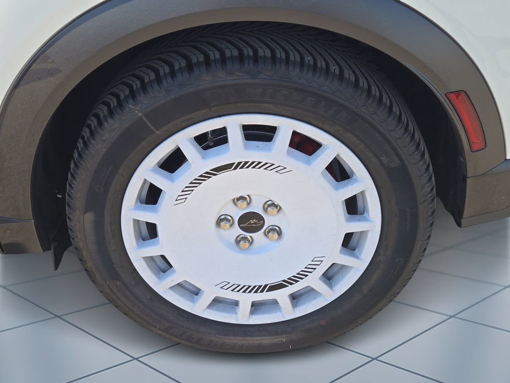 New 2025 Ford Mustang Mach-E GT image 5