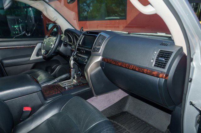 Used 2013 Toyota Land Cruiser image 15
