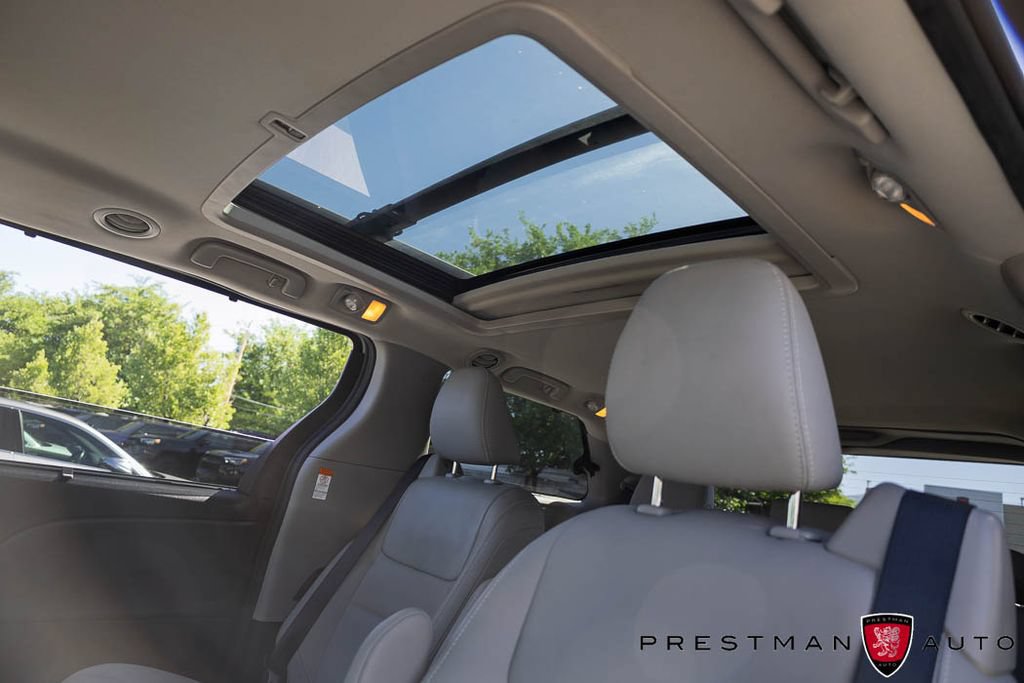 Used 2020 Toyota Sienna Limited FWD image 42