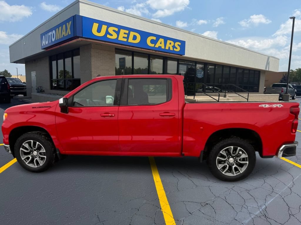Used 2025 Chevrolet Silverado 1500 LT AWD/4WD image 7