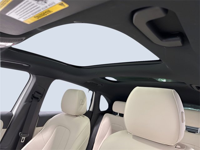 Used 2025 Mercedes-Benz GLA 250 4MATIC image 31