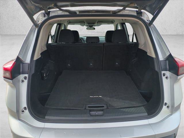 Used 2024 Nissan Rogue SV image 6