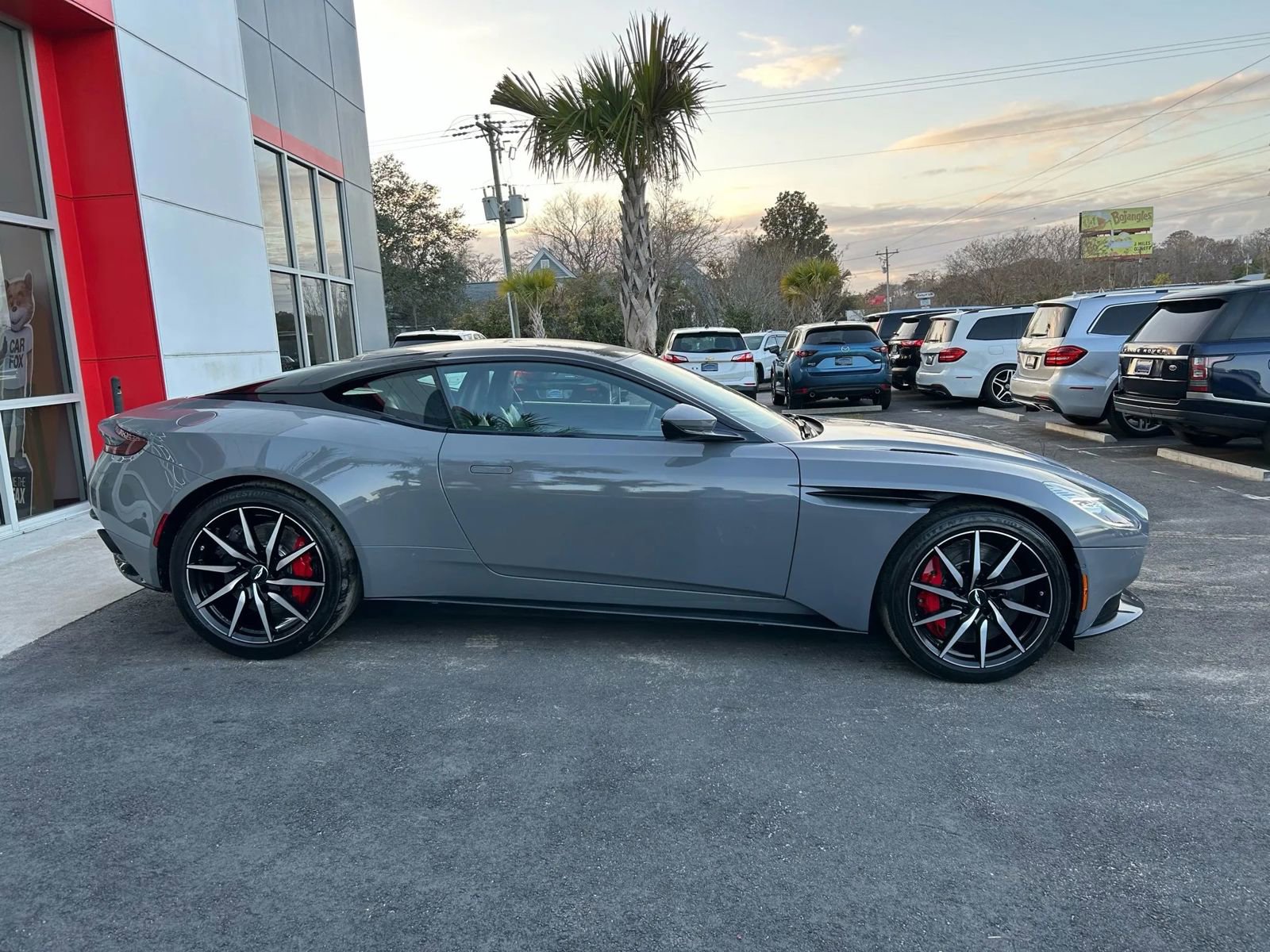 Used 2020 Aston Martin DB11 Coupe image 8
