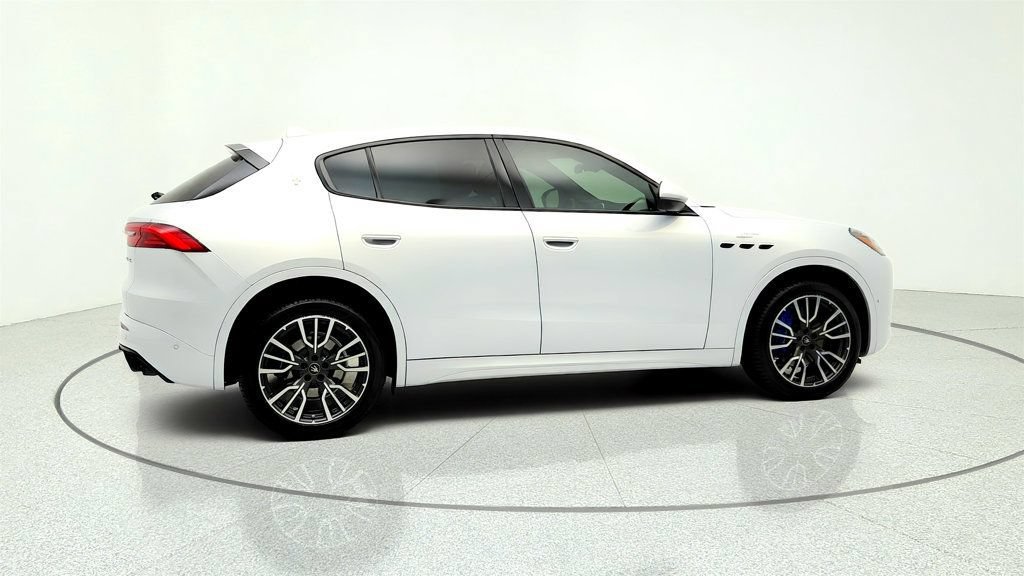 Used 2023 Maserati Grecale GT AWD/4WD image 4