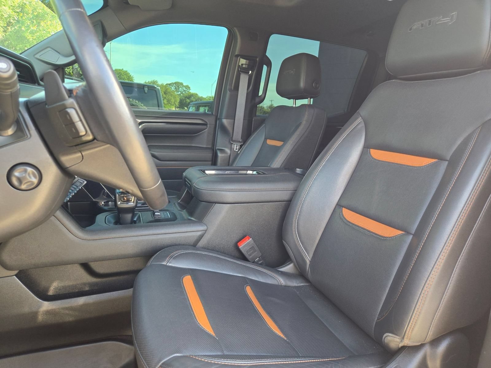 Used 2022 GMC Sierra 1500 AT4 w/ AT4 Preferred Package AWD/4WD image 10