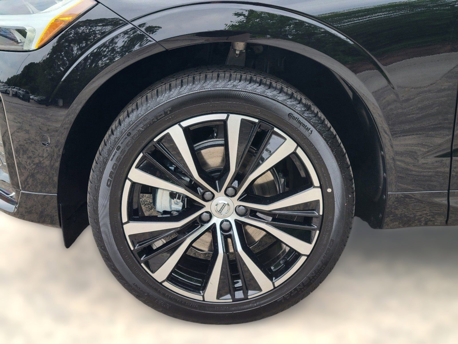 New 2024 Volvo XC60 B5 Ultimate w/ Protection Package Premier AWD/4WD image 26