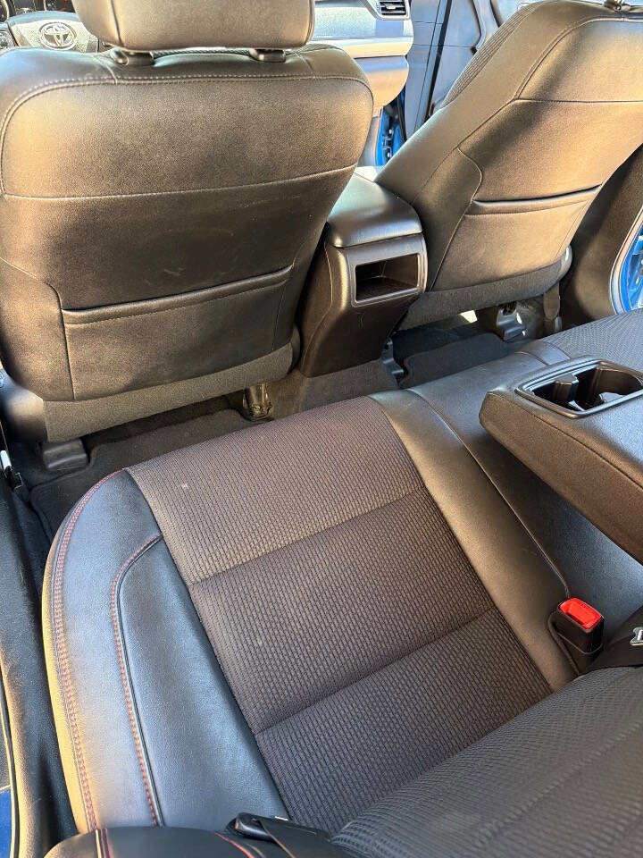 Used 2017 Toyota Camry SE FWD image 16