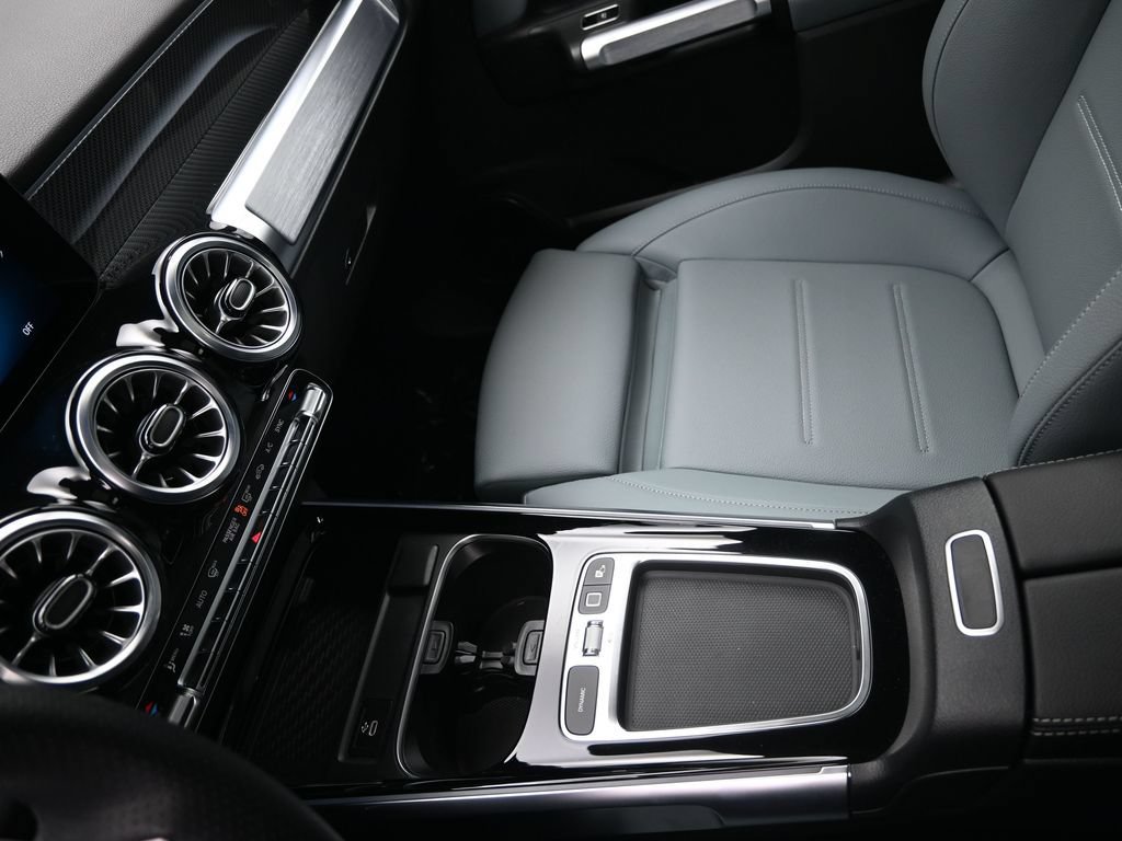 Used 2025 Mercedes-Benz GLB 35 AMG 4MATIC image 19