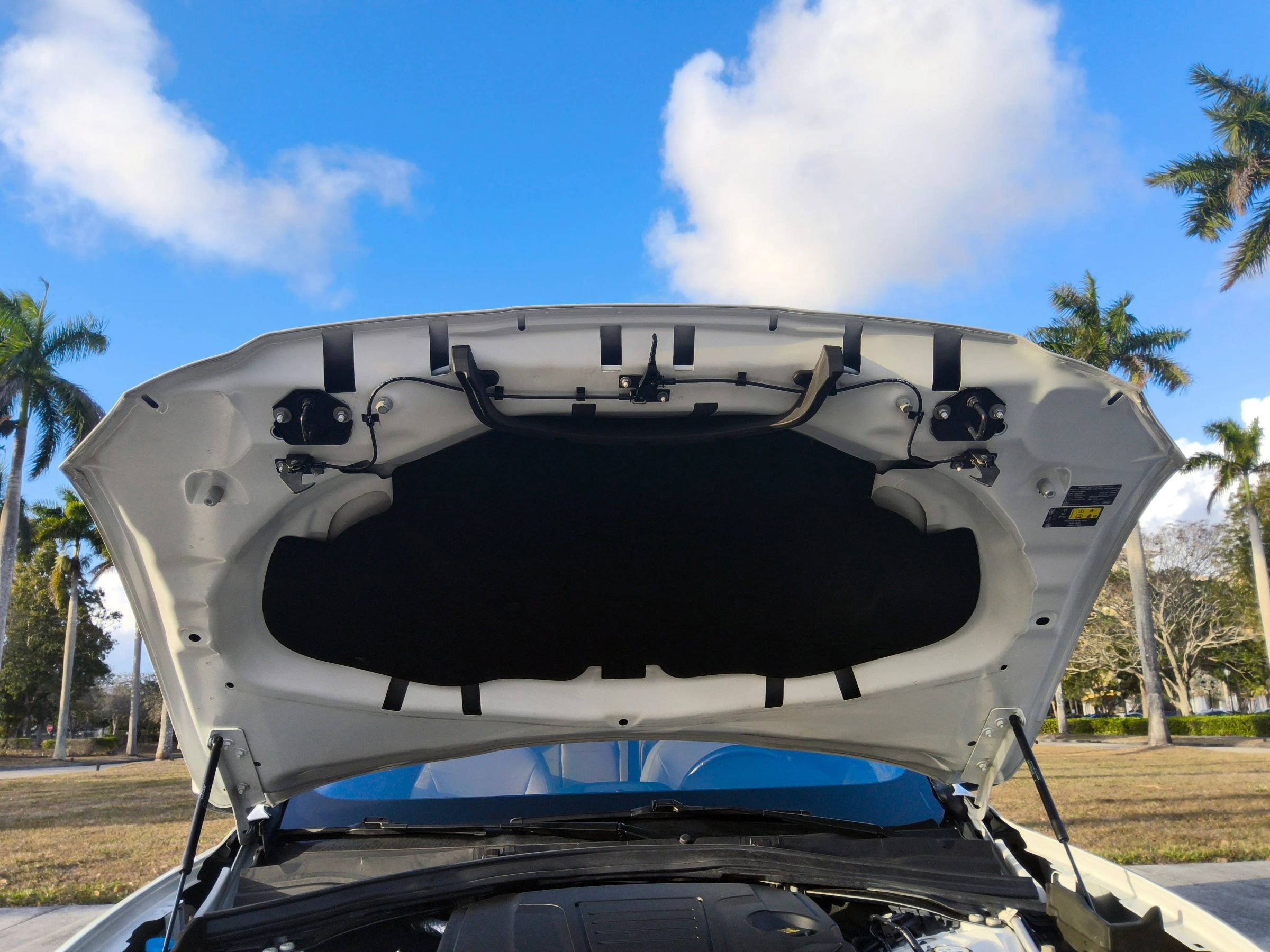 Used 2019 Jaguar F-PACE Premium image 40