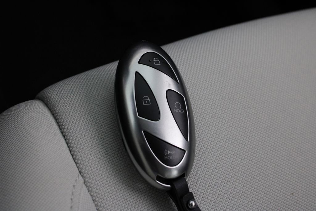 Certified 2026 Hyundai Santa Fe SE image 30