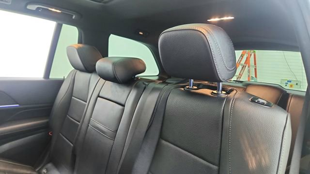 Used 2025 Mercedes-Benz GLS 450 4MATIC image 34