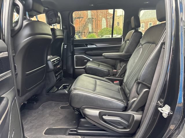 Used 2024 Jeep Wagoneer Series II AWD/4WD image 23