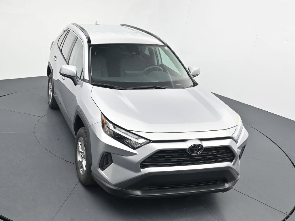 Used 2025 Toyota RAV4 XLE AWD/4WD image 10