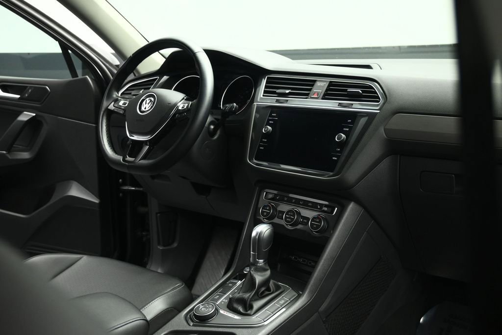 Used 2018 Volkswagen Tiguan SE w/ Panoramic Sunroof Package AWD/4WD image 64