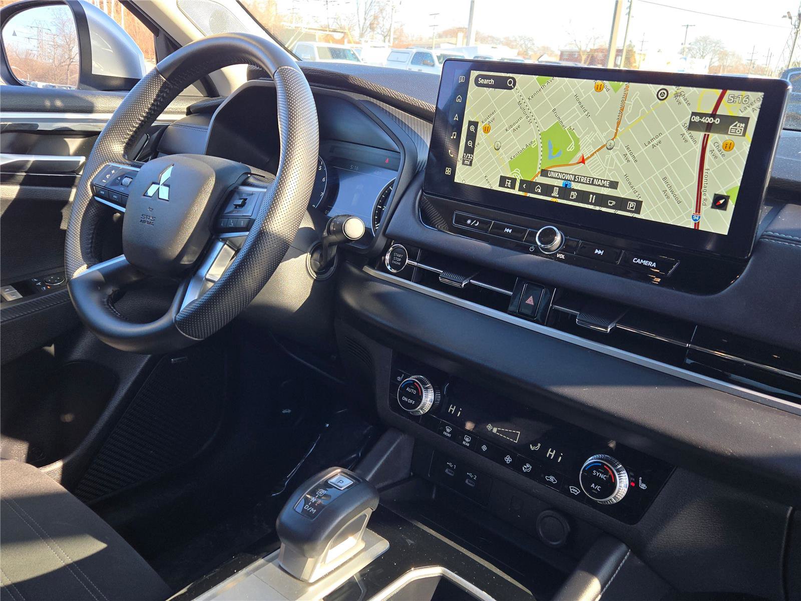 Used 2025 Mitsubishi Outlander SEL image 8