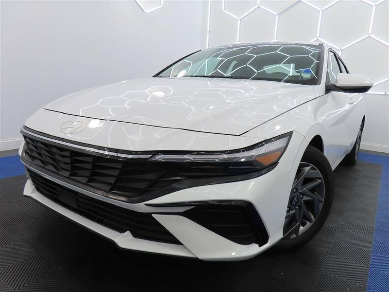 Used 2024 Hyundai Elantra SEL FWD image 1
