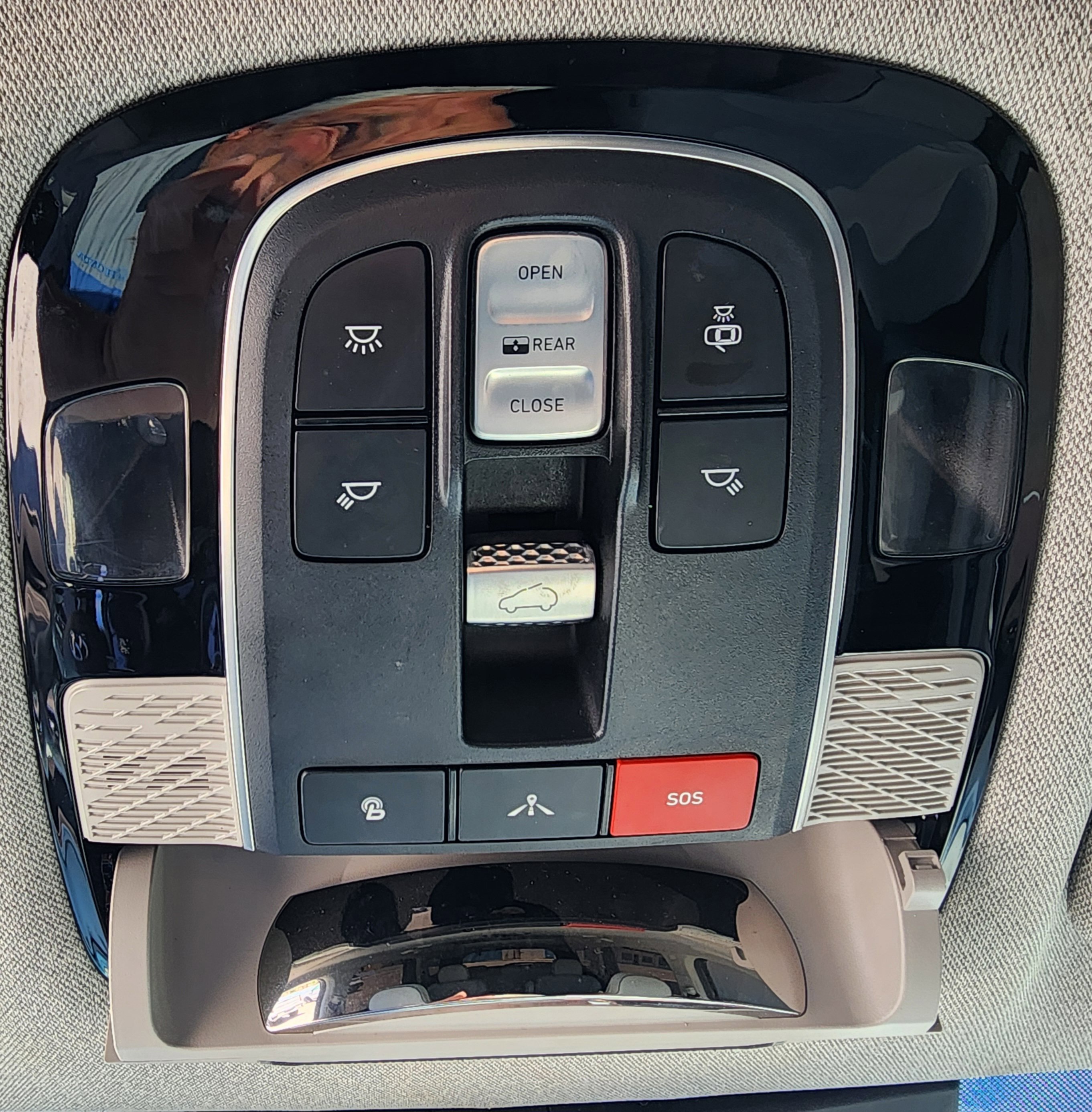 Used 2022 Hyundai Palisade Limited w/ Cargo Package FWD image 13