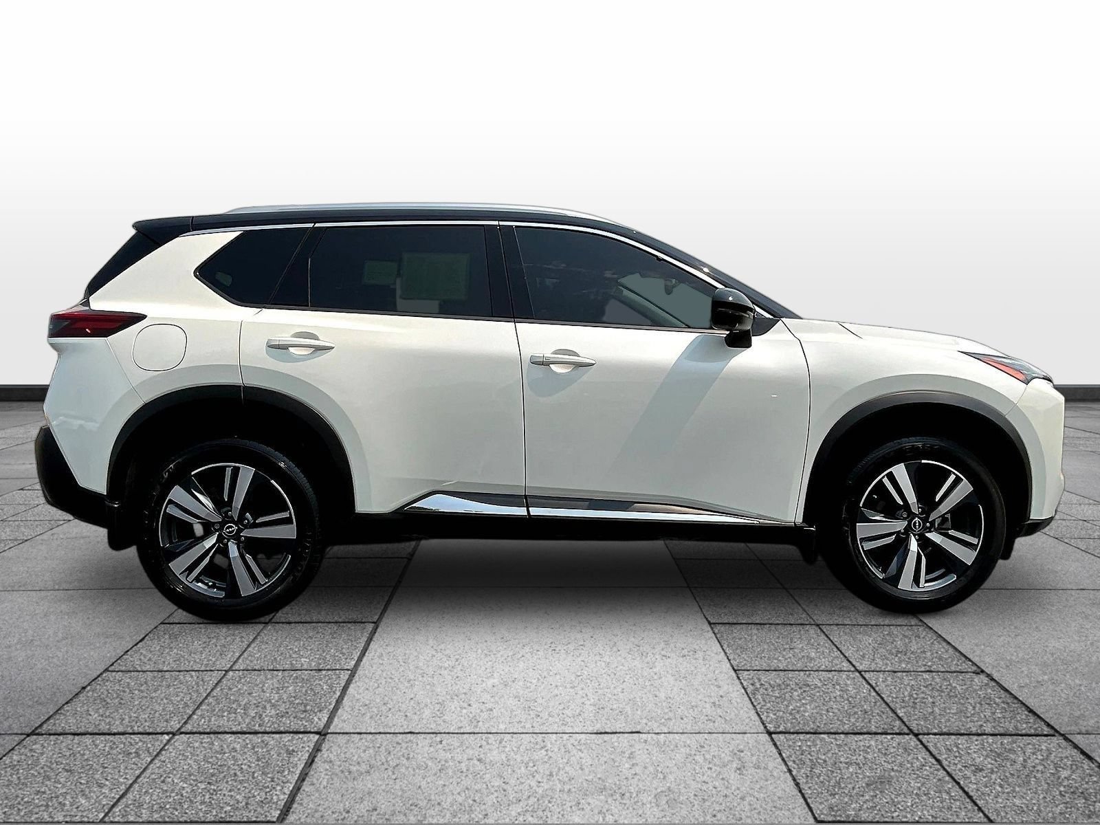 Certified 2023 Nissan Rogue SL AWD/4WD image 4