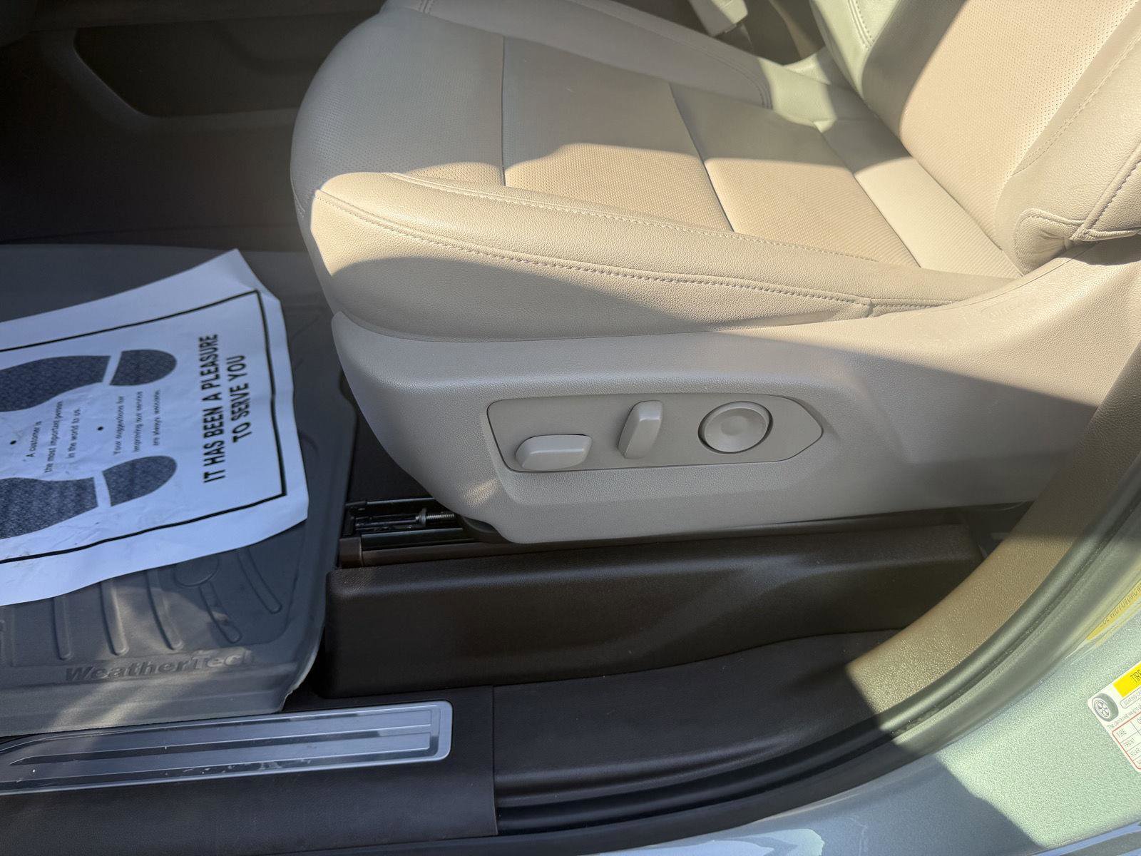 Used 2024 GMC Sierra 1500 SLT w/ SLT Premium Plus Package image 11