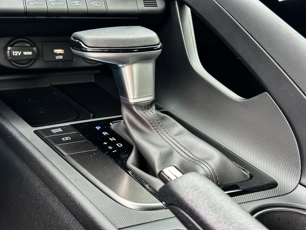 Used 2025 Hyundai Elantra Sport image 19