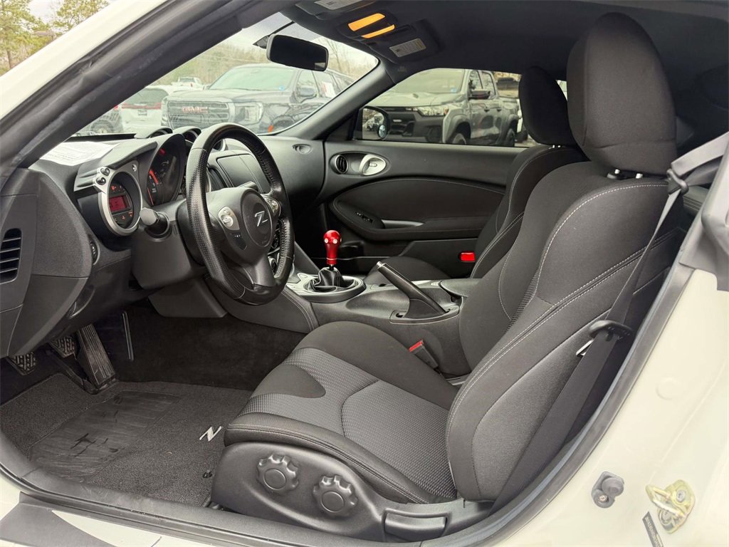 Used 2014 Nissan 370Z Coupe image 15