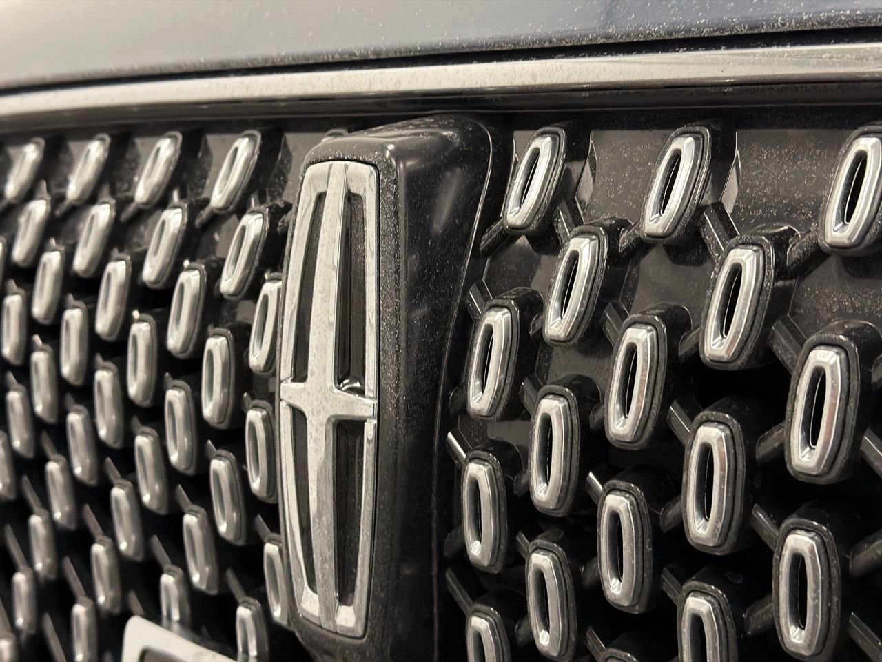 New 2026 Lincoln Aviator AWD image 14