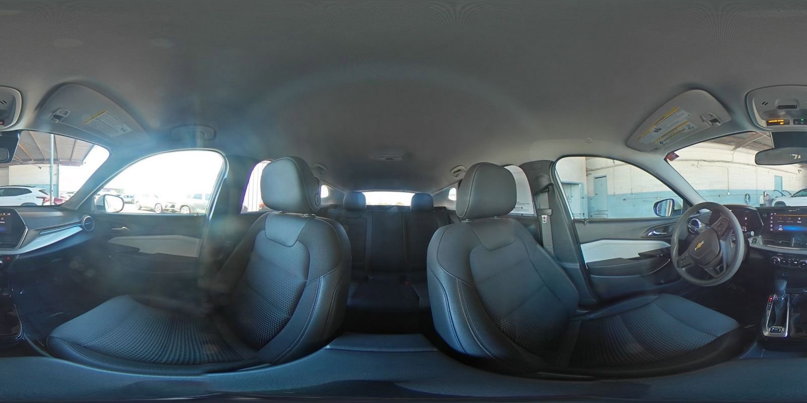 Used 2025 Chevrolet Trax LT FWD image 42