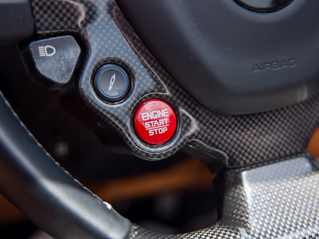 Used 2019 Ferrari 488 Spider RWD image 9