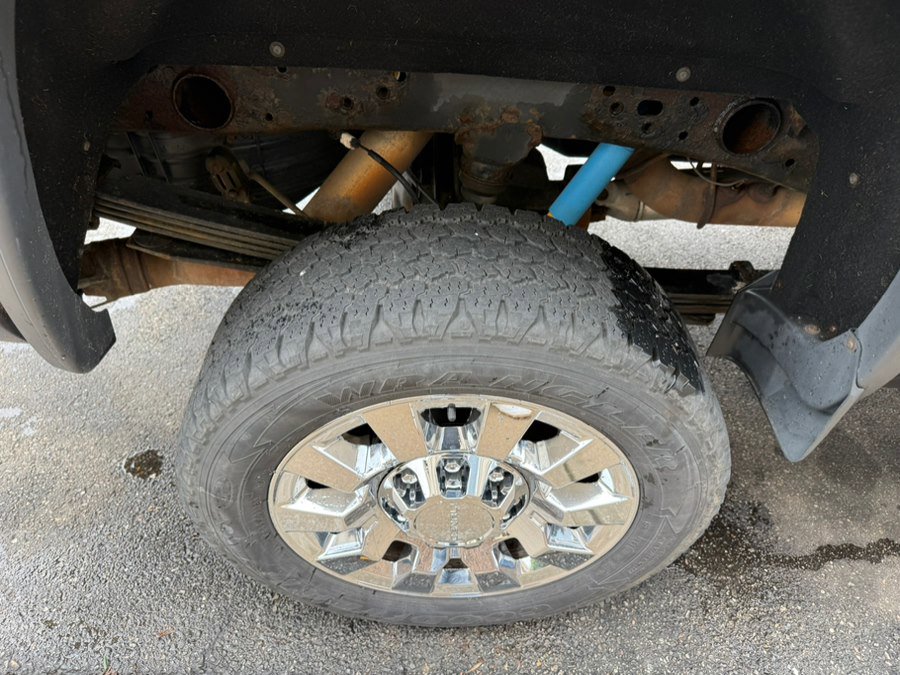 Used 2017 GMC Sierra 2500 Denali w/ Duramax Plus Package AWD/4WD image 9