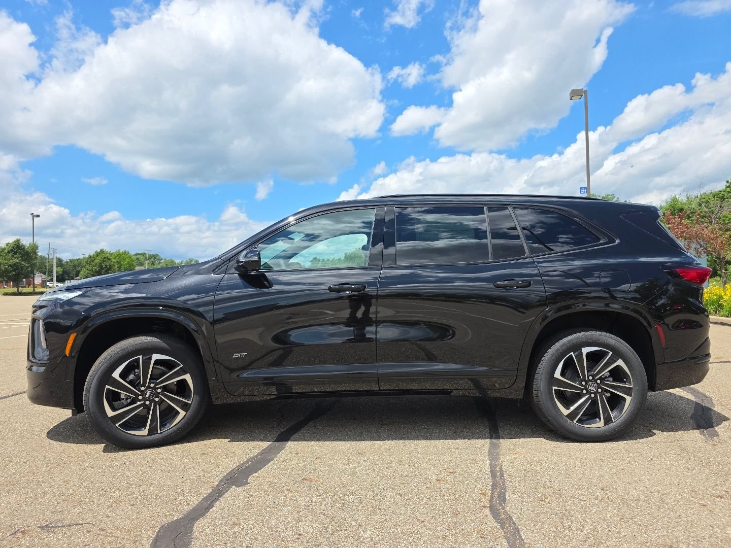 New 2026 Buick Enclave Sport Touring w/ Power Package AWD/4WD image 16