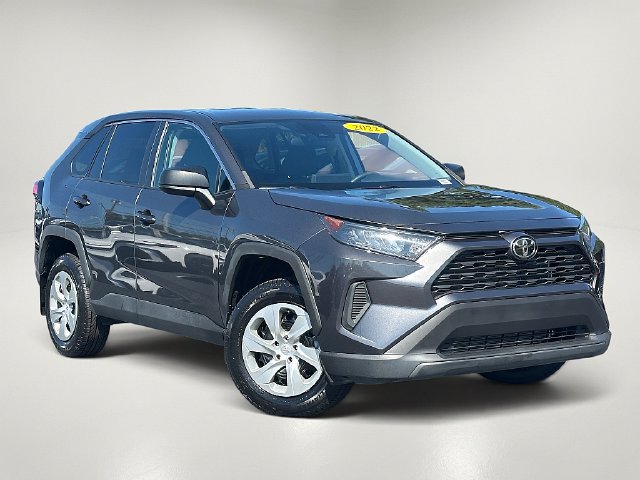 Used 2022 Toyota RAV4 LE FWD image 1