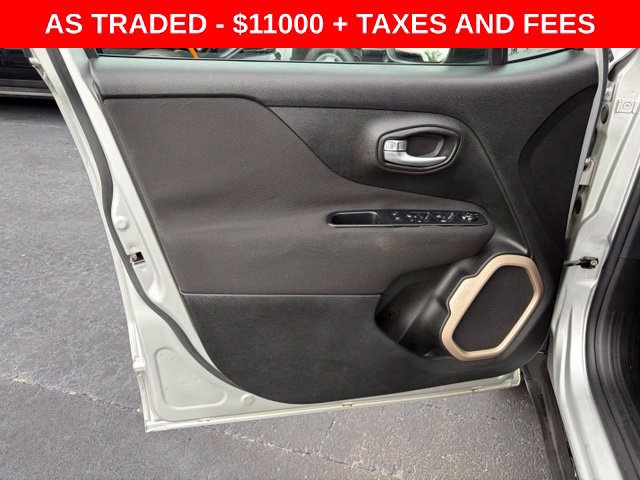 Used 2016 Jeep Renegade Latitude w/ Cold Weather Group AWD/4WD image 12